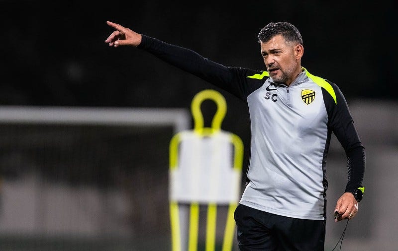 "فات الأوان".. كونسيساو يعلق على استبعاد حكم مباراة الاتحاد وماتشيدا