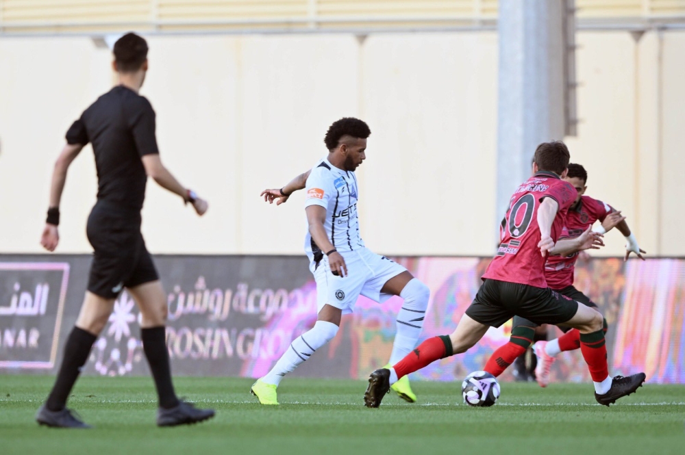 علي البليهي: تركيزي كامل مع الشباب ولا أفكر في الهلال